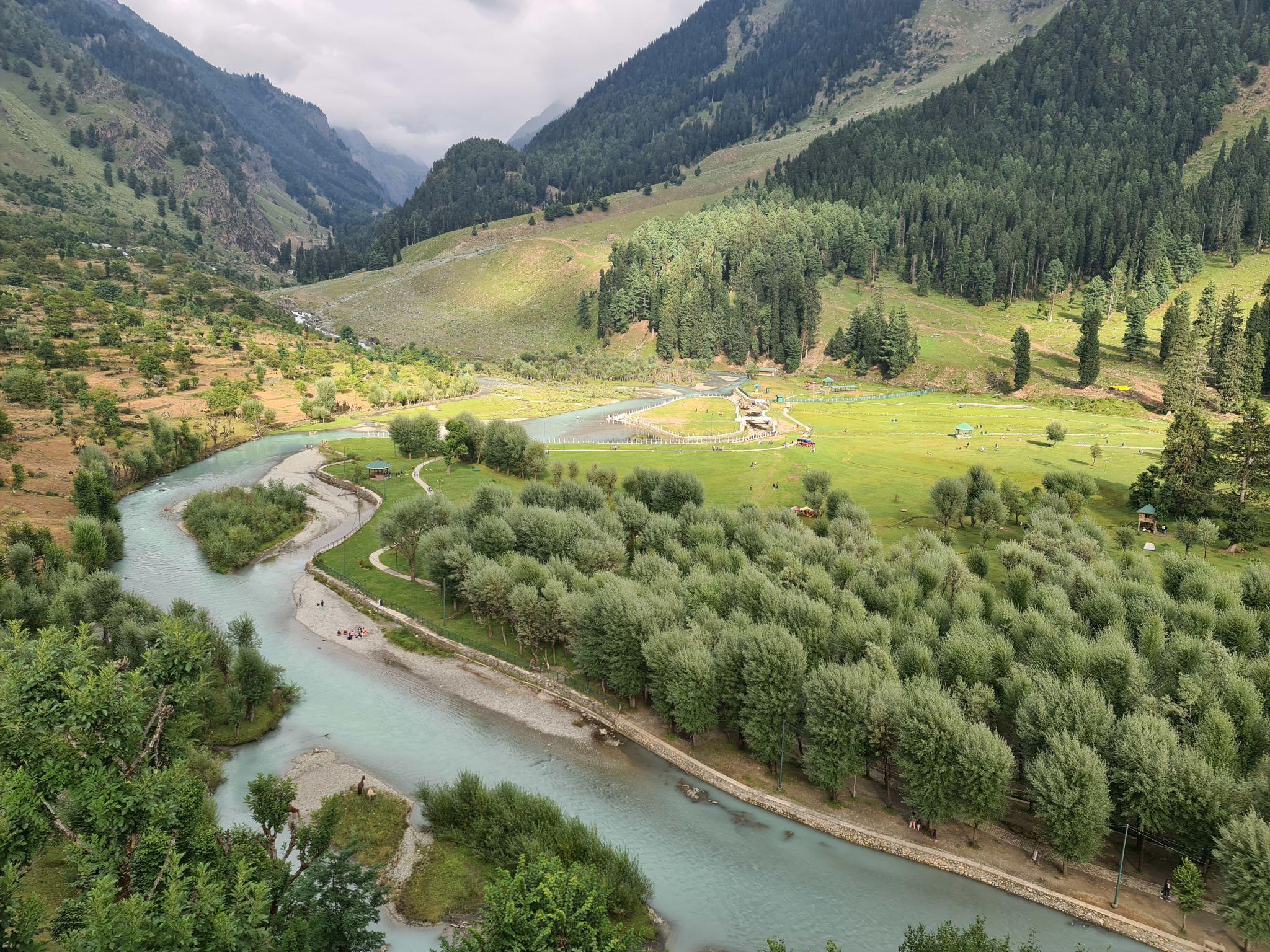 Kashmir Honeymoon Packages